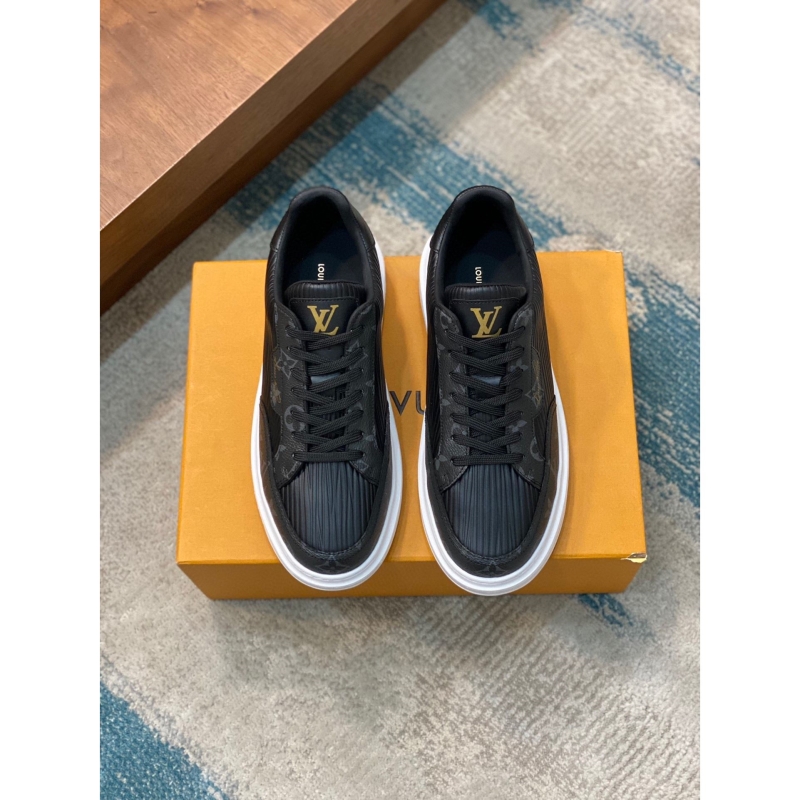 l**is V*t*n sneakers